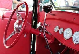 Classic Straight Universal Series CLASSIC STRAIGHT FLOOR SHIFT ididit s Classic straight steering column has that great vintage look and will help add