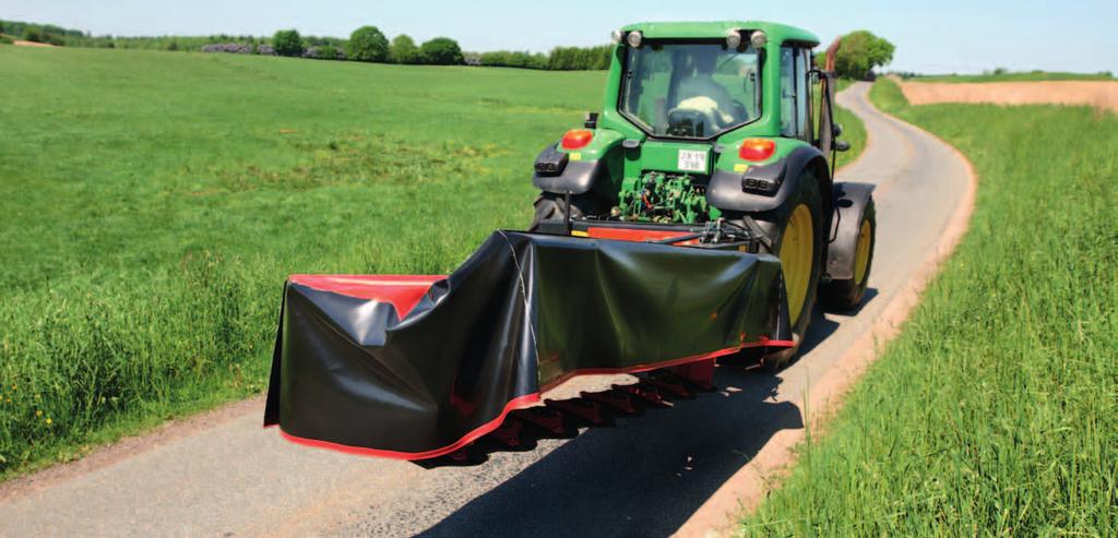 Fast and easy conversion, with no need to leave the tractor. With the narrow and very low position, safe transport is ensured.