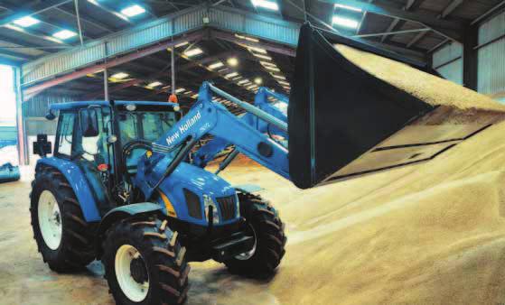 14 15 NEW HOLLAND OFFERS SO MUCH MORE New Holland T5000 tractors are built to offer great versatility. This extends to offering a range of DIA dealer installed accessories.