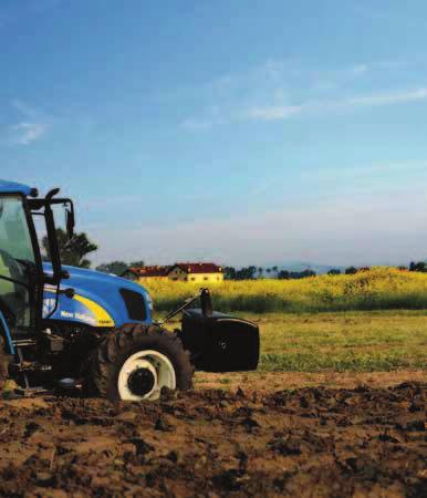 FULL TRACTION FOR MAXIMUM PRODUCTIVITY The new front axle on four-wheel drive T5000 tractors is fitted with a fully locking differential.
