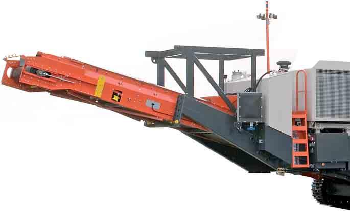 Feed hopper positioned for feeding directly from a front loader or primary crushing unit.