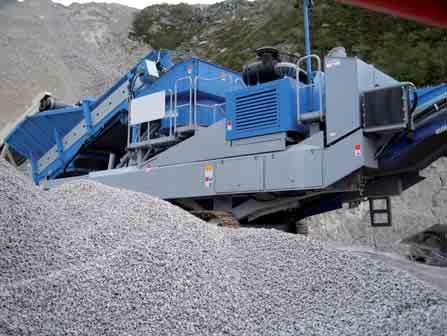 The feed conveyor can be started and stopped fully charged and features stepless speed regulation. A metal detector is installed in front of the crusher.