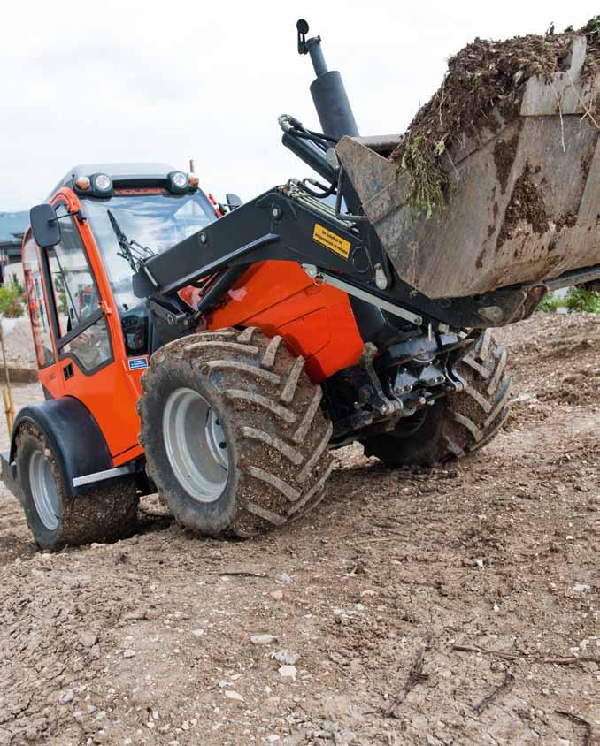 L 560 / L 780 The full load ALL-TERRAIN FRONT LOADER Thanks to its all-wheel drive and four equally sized wheels, the Holder L-line can climb almost any slope.