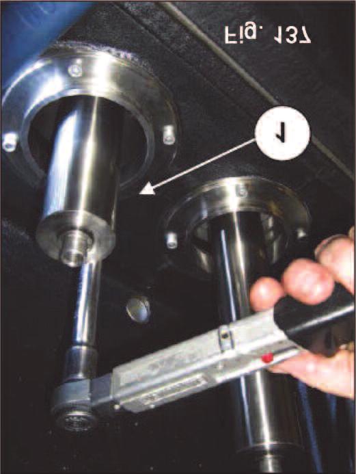 Tighten the (4) M6 screws (1, fig. 137) using a torque wrench, calibrating as described in Section 3.