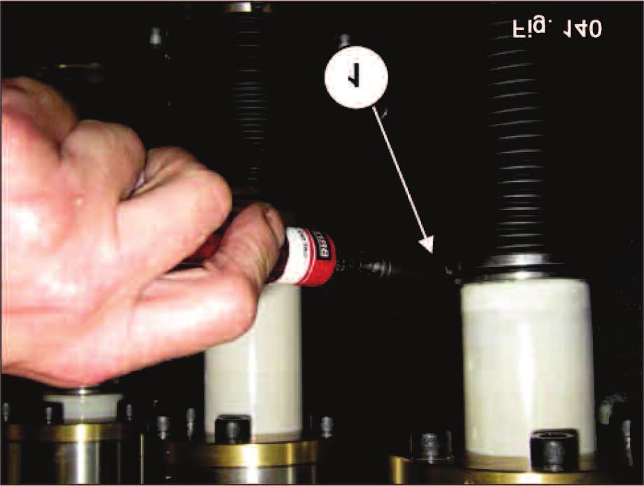 (1, fig. 140). Fit the bellows on the flange and secure it with th clamp (1, fig. 138), tightening the clamp with a torque screwdriver as described in Section 3.