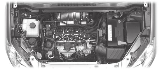 LOKACIJE V MOTORNEM PROSTORU OPOZORILO Medtem, ko so motor, hladilnik, izpušni kolektor, izpušni lonec ali katalizator vroči, ne posegajte v motorni prostor.