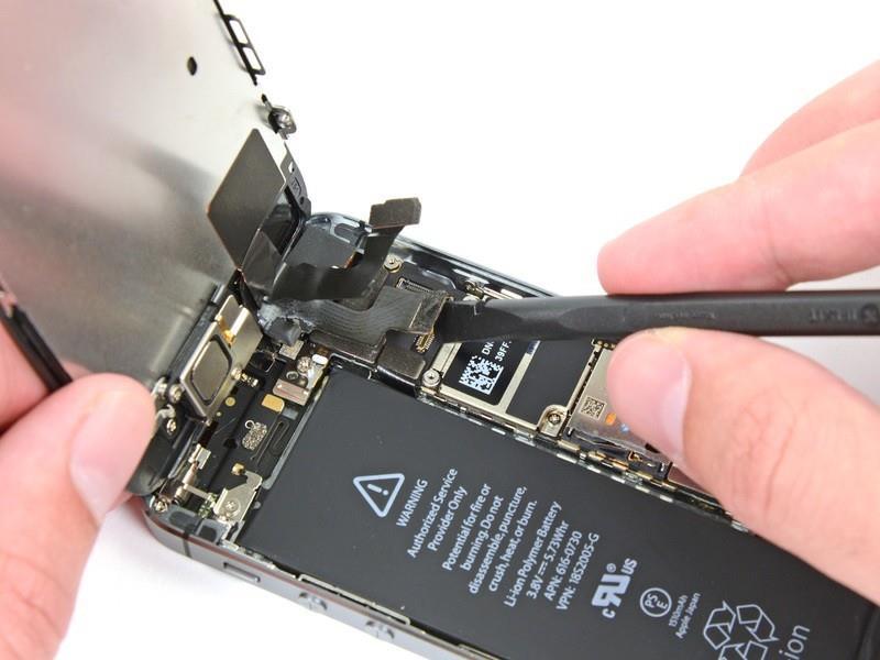 When reassembling your phone, the LCD cable may pop off