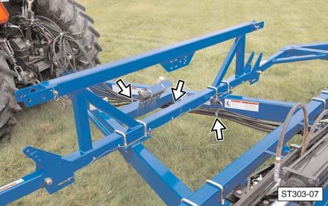 NOTE: Smart-Till implements can have from one to three sets of color coded hydraulic hoses, depending on the model and optional attachments. 2.