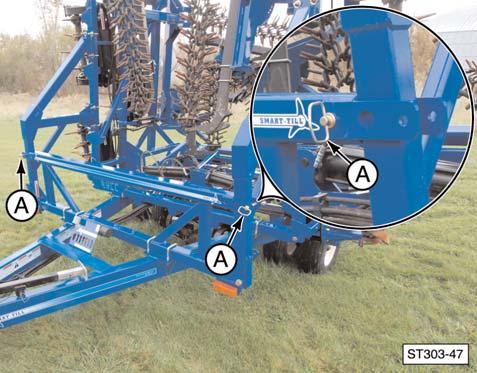 NOTE: Smart-Till implements can have from one to three sets of color-coded hydraulic hoses, if equipped with side wings and/or rotary harrows. NOTE: Smart-Till Model ST303 shown.
