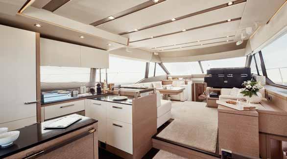 YACHTS DIVISION Master cabin / Cabine Master Flybridge deck TECHNICAL DATA - DONNÉES TECHNIQUES Main deck Lower deck Overall length / Longueur hors tout : 19,02 m 62 05 Hull length / Longueur coque :