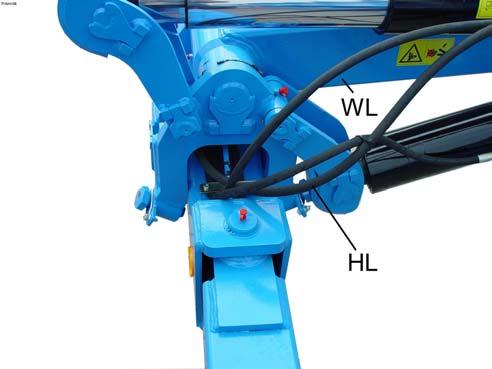 Connect it with the hydraulic hose of the attachment arm. 1.