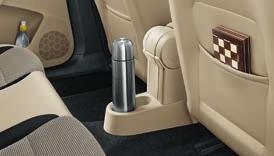 The rear seat armrest with an integrated holder for two drinks gives rear seat passengers the opportunity to