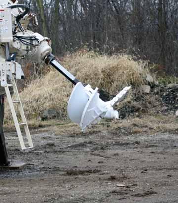 Flight Wraps Around Hub DRILLING SOIL CONDITIONS: HIGHLY RECOMMENDED RECOMMENDED NOT RECOMMENDED 1 clay 5 non- 1" Thick Single Flight Heat-Treated Cast Auger Head for Superior Wear Fas-N-Lok 0 Gage