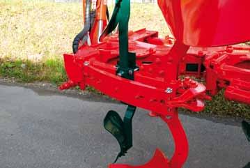 The plough is then simply lifted, new shearbolts are inserted and ploughing can be continued. Advantages: Double shearing, hardened flange plates High-quality shearbolts in 10.