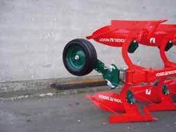 Wheel Ø 680 mm pneumatic x 250 mm wide heavyduty version (twin-arm) Available for: all 6-furrow and