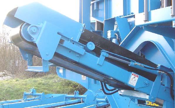 ON PLANT DIRT/SIDE CONVEYOR (OPTIONAL EXTRA) Conveyor type: Plain troughed belt, hydraulic folding for transport. Width: 600mm. Discharge height: 2m. Direct drive hydraulic motor.