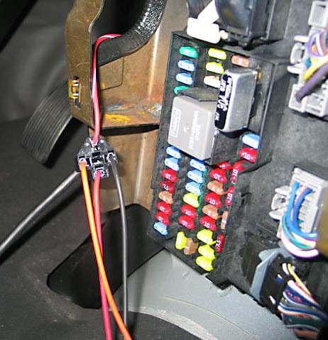 connector of 01 000 702 relay harness, wire inserts into out most
