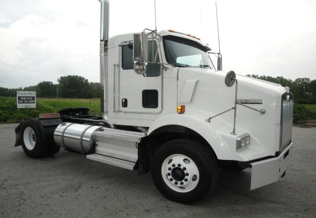 OTHER TRACTOR TYPES Single Axle Work Tractors - Typically equipped with a 12,000lb front axle & 23,000lb rear axle.