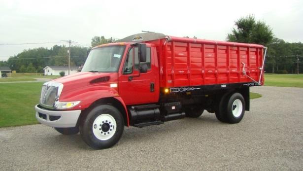 DUMP TRUCKS Class 3 Contractor Dumps are typically equipped with a 4,000lb front axle & 7,000lb rear