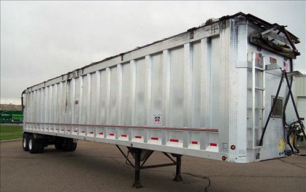 Refuse Unloader Trailers have a moving/walking (also called live ) floor that allows