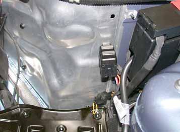 Cable harnesses of engine compartment fuse holder and heater control