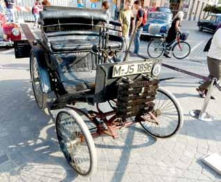 130 let avtomobilskega prometa V soboto, 10. septembra, so v Ljubljani obeležili 130. obletnico, odkar je Karl Benz patentiral prvi avtomobil.