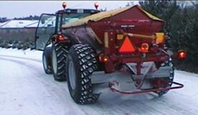 Winter equipment You don t have to store away your Bredal turf dresser, or agricultural spreader during the winter.