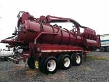 #210 1998 INTERNATIONAL Model 2674 Tandem Axle by Cat C-10, 305HP diesel engine and Eaton Fuller 10 speed transmission, equipped with Guzzler Ace (AXXCF4116TC), 2,300 gallon wet/dry vactor body,