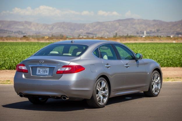 dynamic performance makes it one of the more elegant choices in the luxury sedan realm, even with