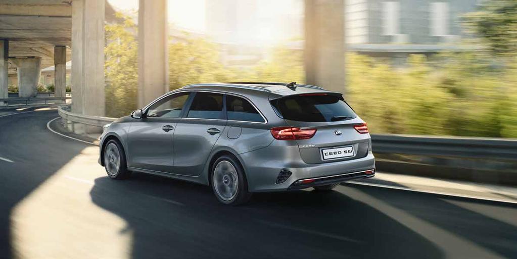 EXTERIOR DESIGN 9 Enjoy space in style. Named Sportswagon for a reason, this new Kia has space wrapped up in dynamic style.