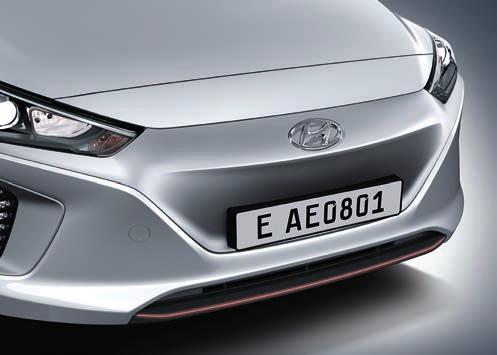Front grille IONIQ's distinctive front grille achieves a perfect balance of elegant design and outstanding