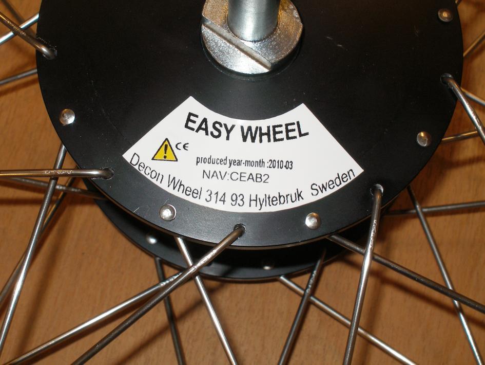 Identification and marking of Easywheel CE-Label On the label on the inside of the hub, you can see the CE-mark and production year and month, you can also read with version it s on the hub.