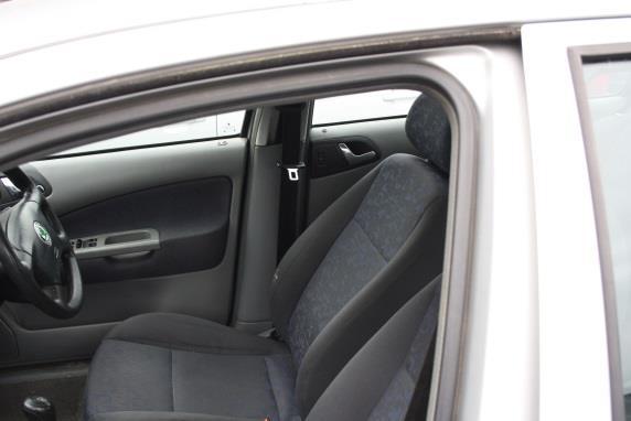 Sills & door seals Scuffing, scratches or abrasions on sills of the door and boot area (CARS) or loading compartment (VANS), providing that this has not affected