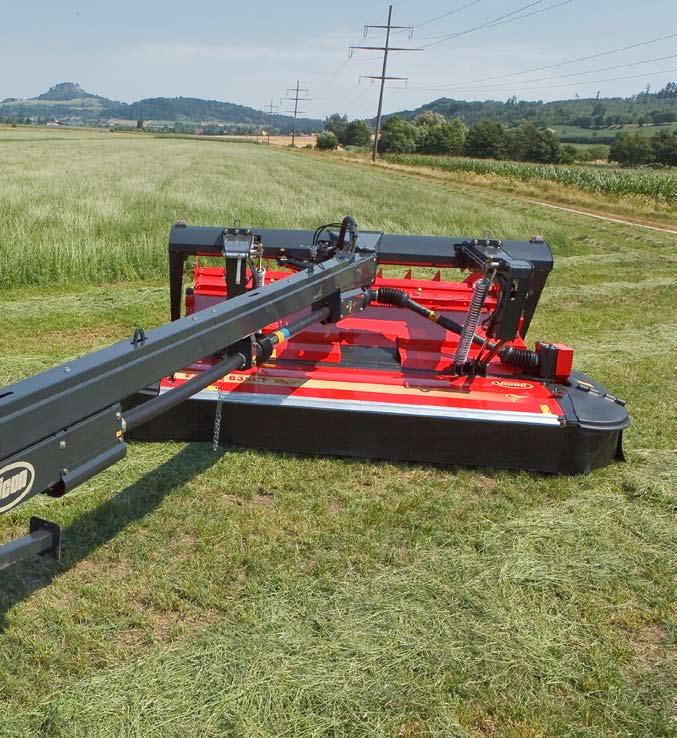 reduced, saving time and reducing the number of instances that the cut crop is driven over. 3.0 m Narrow transport width of 3.