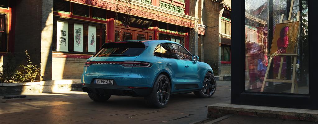 What forms true character? Headwind. EXTERIOR DESIGN. With its dynamic overall look, the Macan is unmistakably a sports car. Its redesigned rear appears extremely powerful.