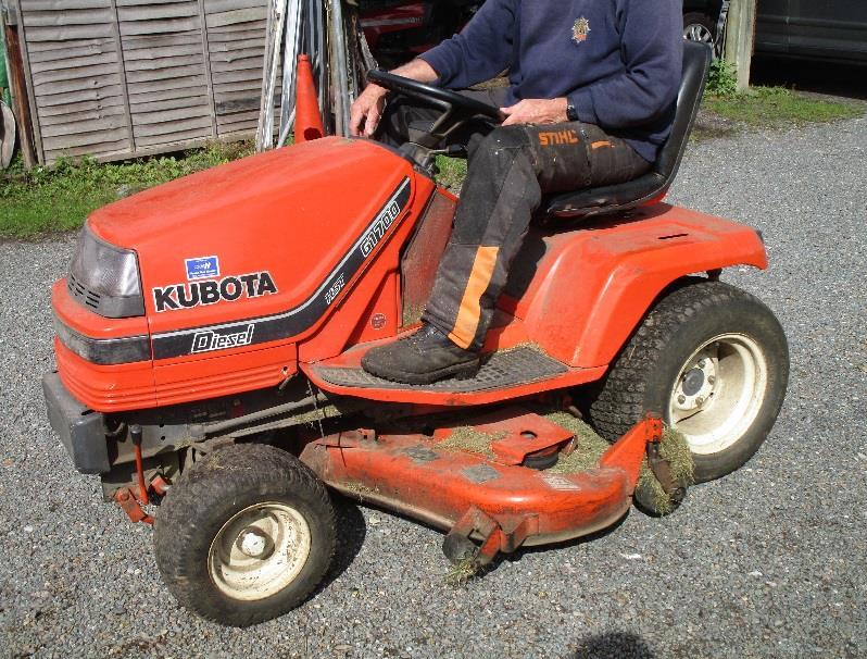4ft cut ride-on mower, diesel 108 Leyland 270 2WD Tractor, Reg No. XEB 518L (1972), approx.