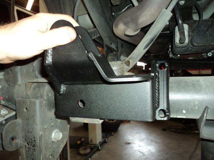 36. Install rear trackbar bracket as shown with supplied 9/16 bolt and ubolts. 37.
