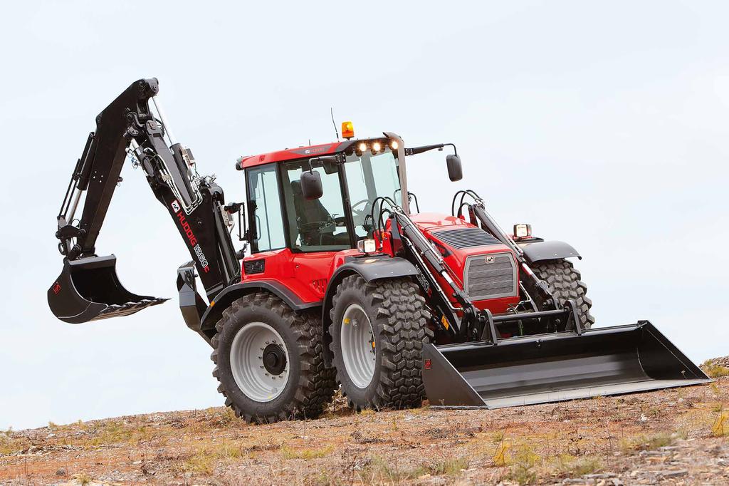 The HUDDIG 1260C is our most powerful backhoe loader. It is equipped with a Cummins turbocharged diesel engine QSB6.7, which meets the environmental standard Stage III B l Tier 4 Interim.
