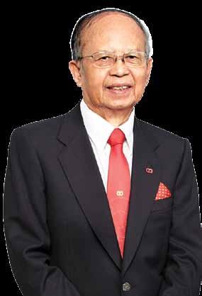 Beliau adalah Pemegang Amanah Yayasan AmGroup. Dato Azlan berkhidmat dengan Keretapi Tanah Melayu dari 1966 hingga 1971, di mana beliau memegang jawatan sebagai Ketua Akauntan selama dua tahun.
