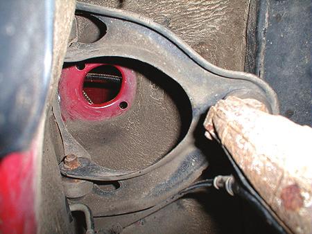 FAILURE TO GRIND THE FLASHING MAY CAUSE THE AIR BAG TO RUB AGAINST THE SPINDLE ARM FLASHING AND RUPTURE. THIS WILL VOID THE AIR BAG WARRANTY. Make sure the face is smooth and clear of burrs.