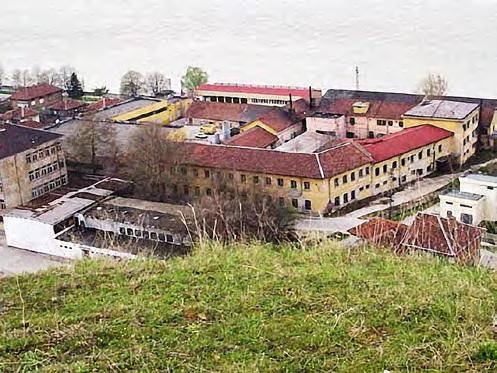 The factory occupies an area of about 20 000 m 2 and is located in the center of the town of Nikopol.