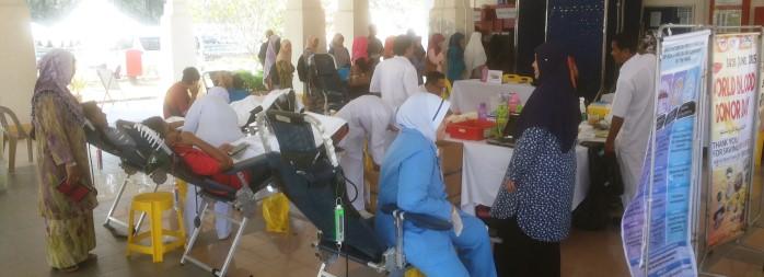 Seorang penuntut UniSZA yang ditemui, Siti Fatimah berkata, kempen yang dianjurkan adalah platform terbaik untuk membantu mereka yang memerlukan darah dan beliau terpanggil untuk menjalankan