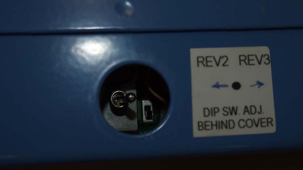 5. Switching from Revision REV 3 to REV 2 The FES112 comes in Revision REV 3 setting as factory default.