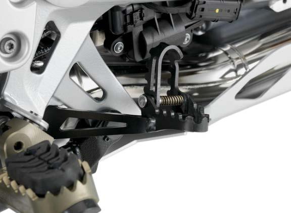 Sales Service Footbrake lever, adjustable Brake-lever pedal now wider and height-adjustable at the hinge mechanism. - Hinged, double-size footplate patented by BMW.