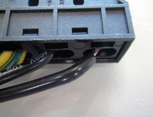 Use sufficient cable ties and position them as shown in the figure.