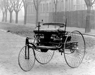 In 1807, a Swiss inventor called François Isaac de Rivaz developed a hydrogen powered engine and he fitted it into a primitive working vehicle to