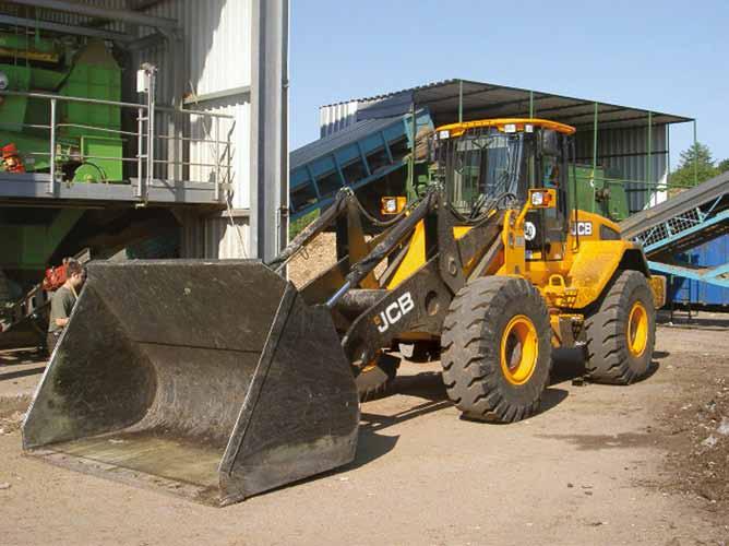 456 WHEELED LOADING SHOVEL BUILT TO LAST Built to last Everything about the new 456 indicates that it is built to last, offering maximum productivity over thousands of operational hours.