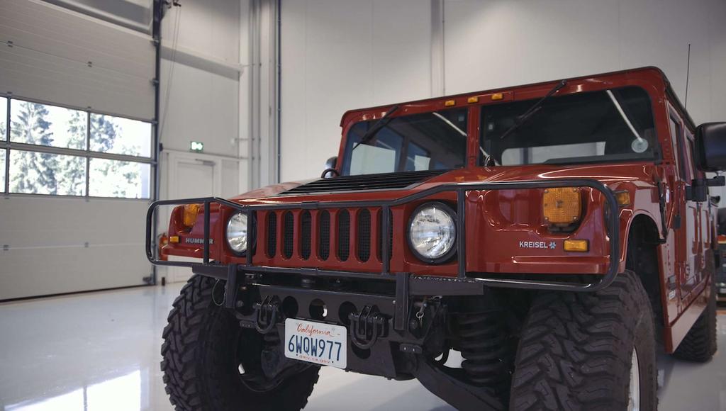 VEHICLES HUMMER FOR ARNOLD SCHWARZENEGGER 100 kwh displayed range about 320 km