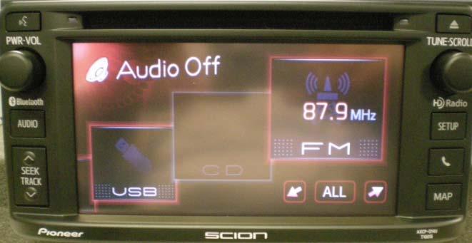 6-1 (c) Connect the USB flash drive media to the vehicle s USB/AUX