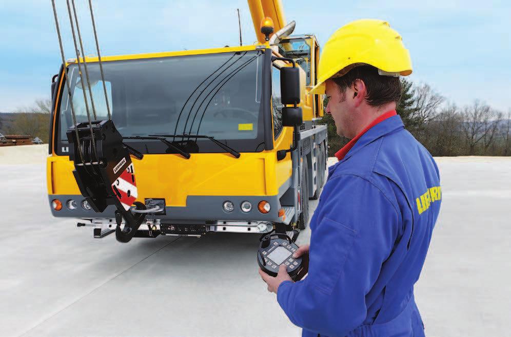 LICCON2 safe and comfortable Attaching and detaching of the hook block The BTT Bluetooth Terminal offers the crane driver the possibility to attach or detach the hook